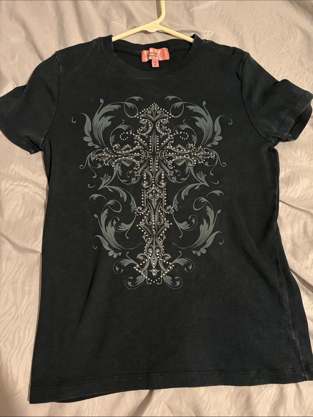 Black Women's Graphic Cross Tee - Unknown Brand